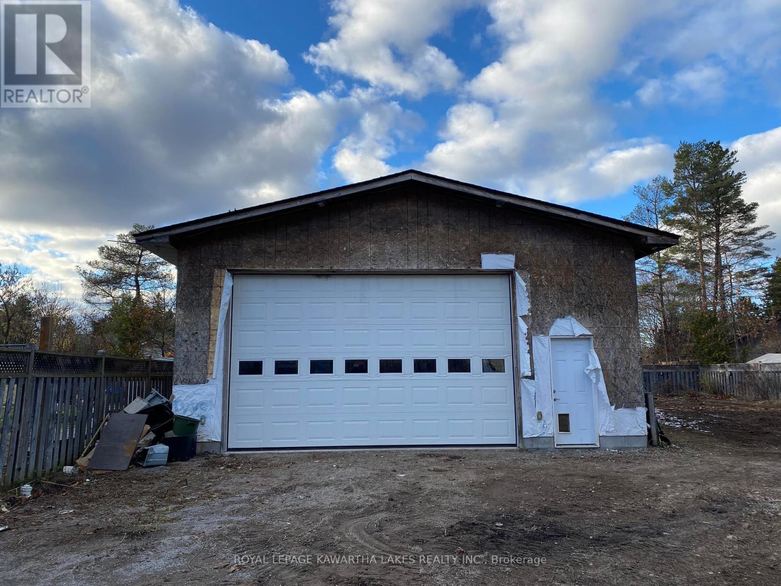 39 PARKHILL DR
