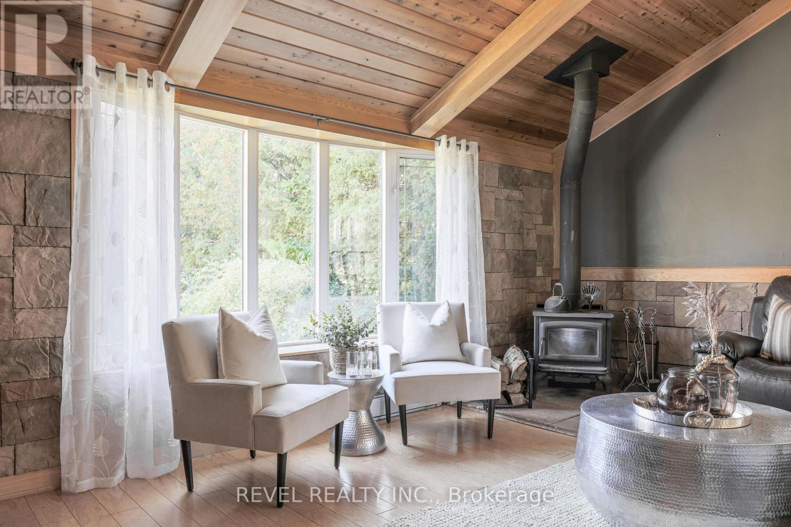28 SHELLEY DR