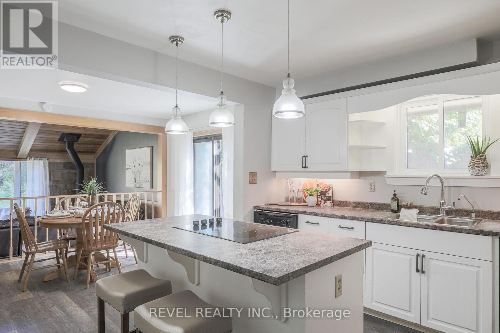 28 SHELLEY DR