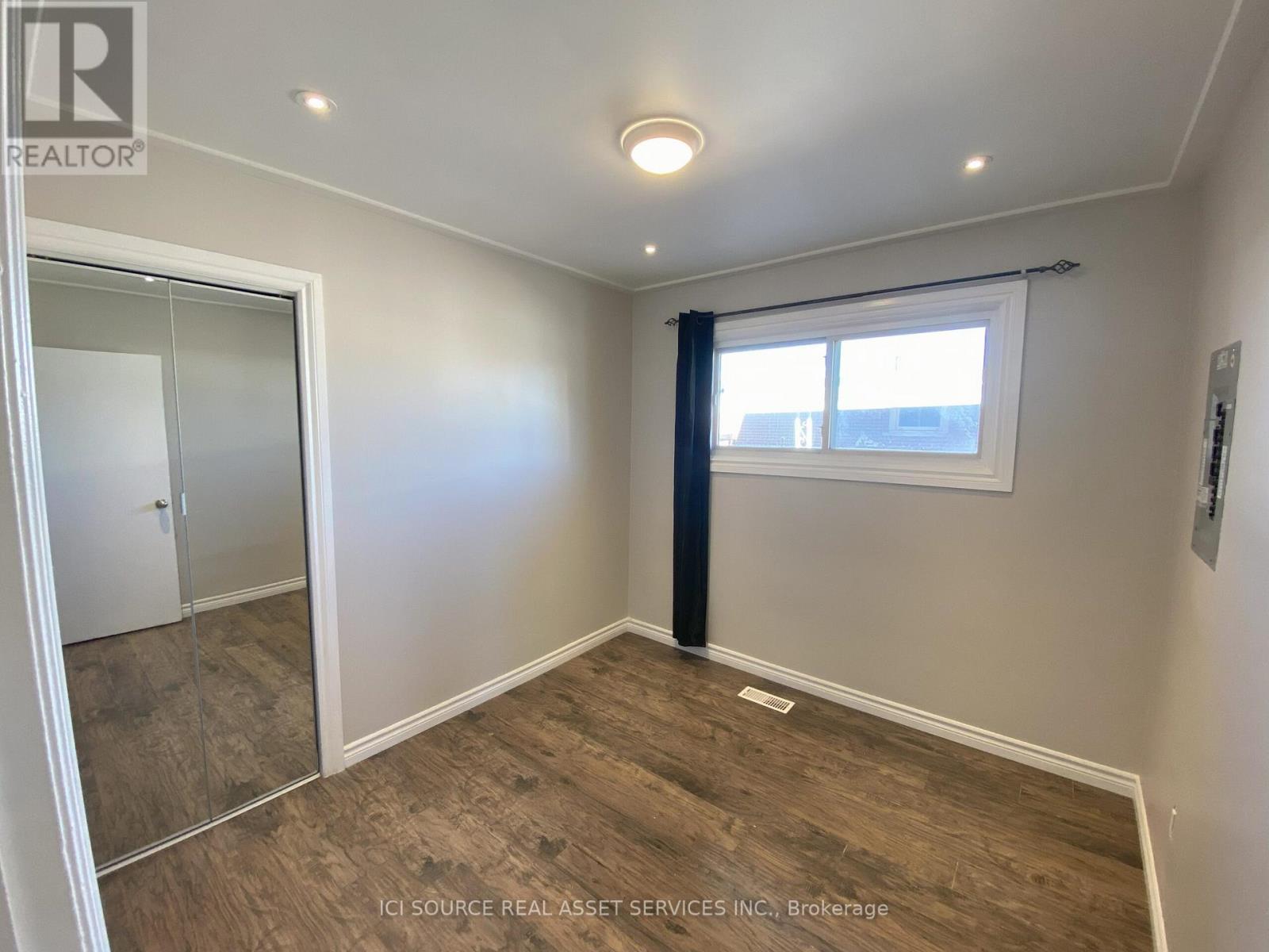 #1 -42 DESCHENE AVE, #1