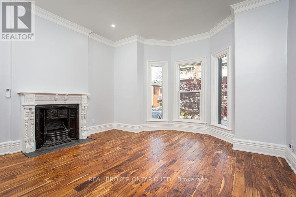 #B -9 STANLEY AVE, #B