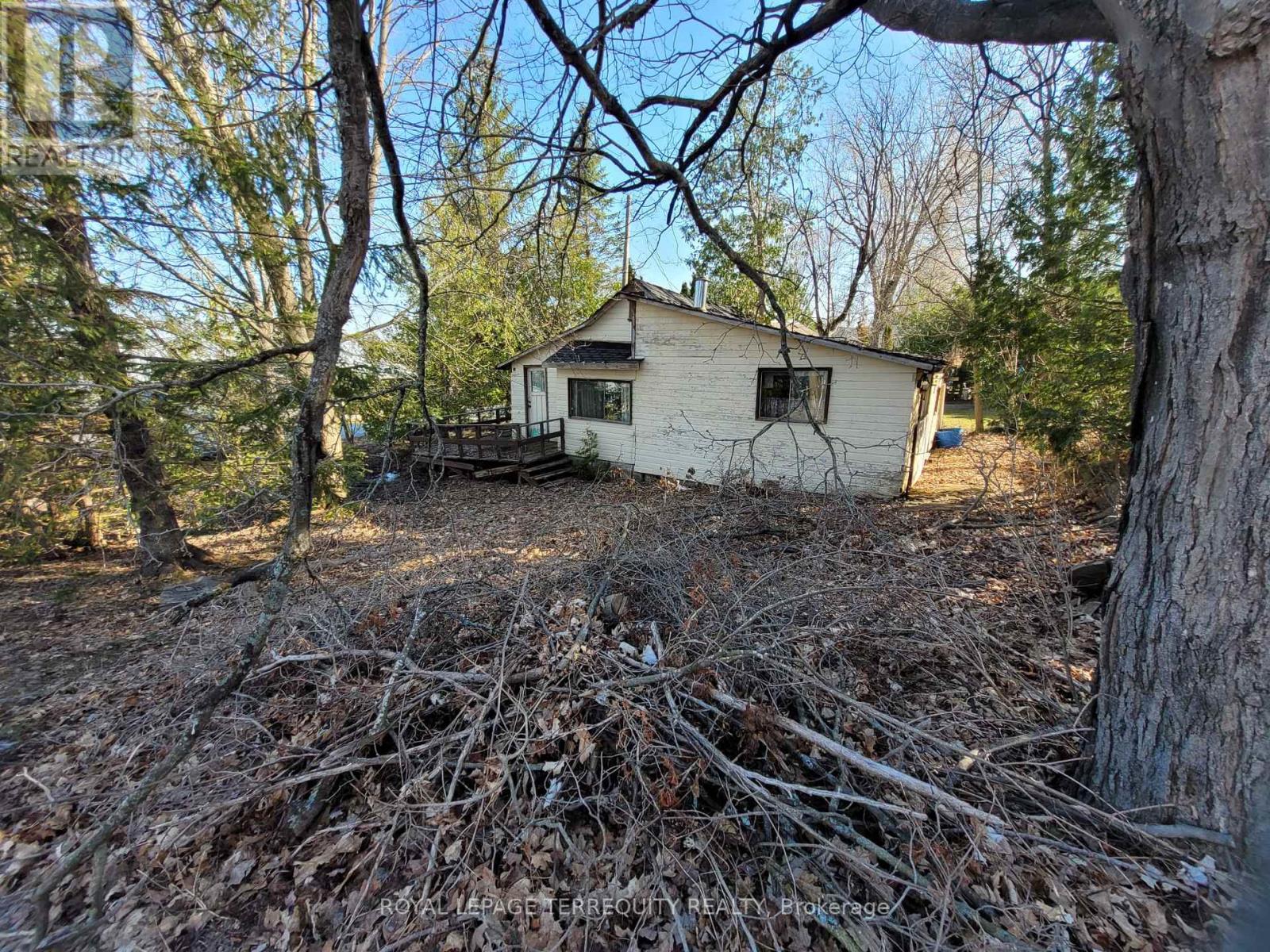 10 FAWN ST