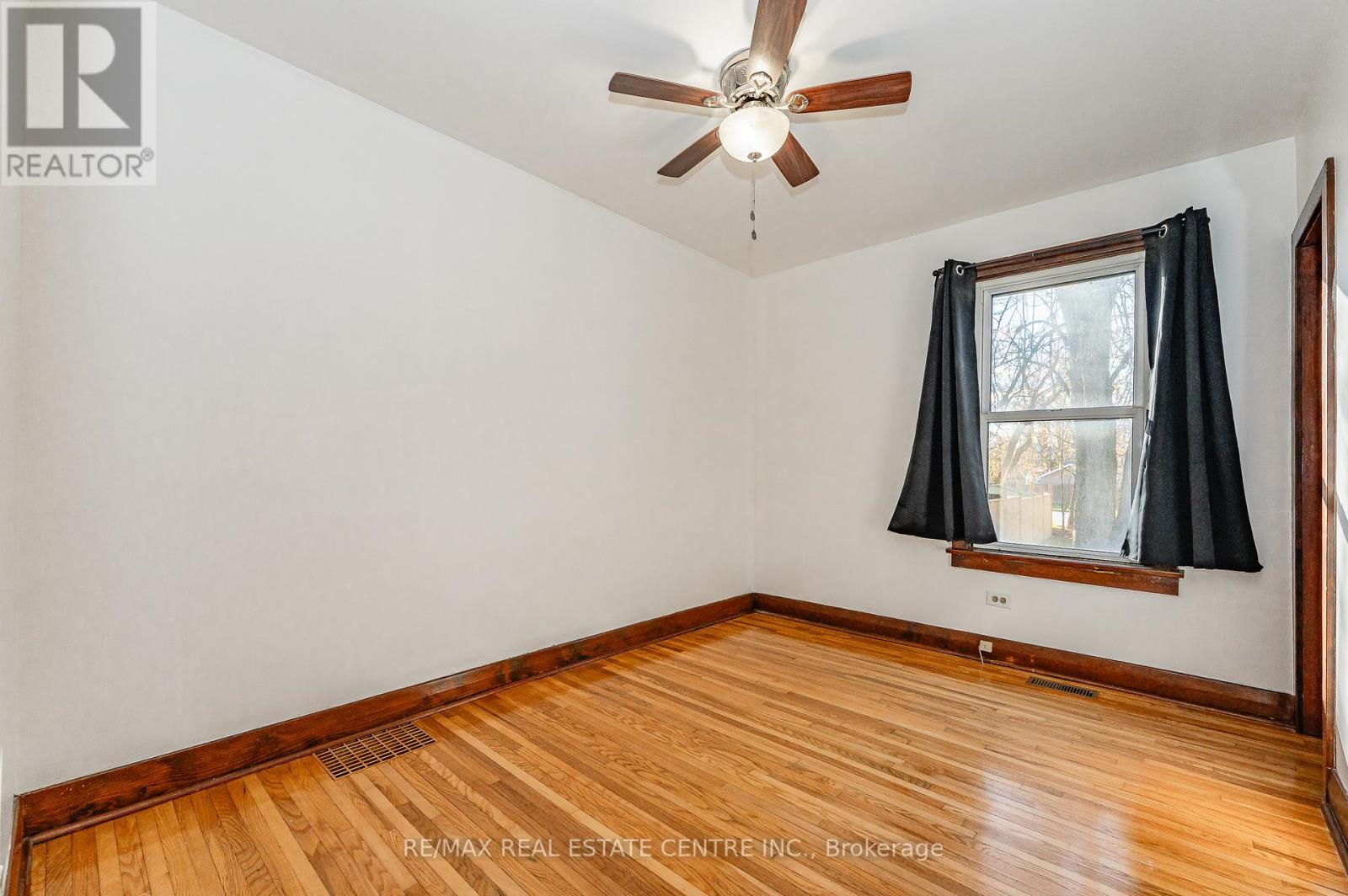 10 VIMY ST