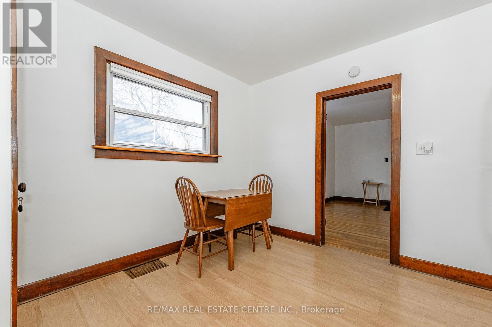 10 VIMY ST