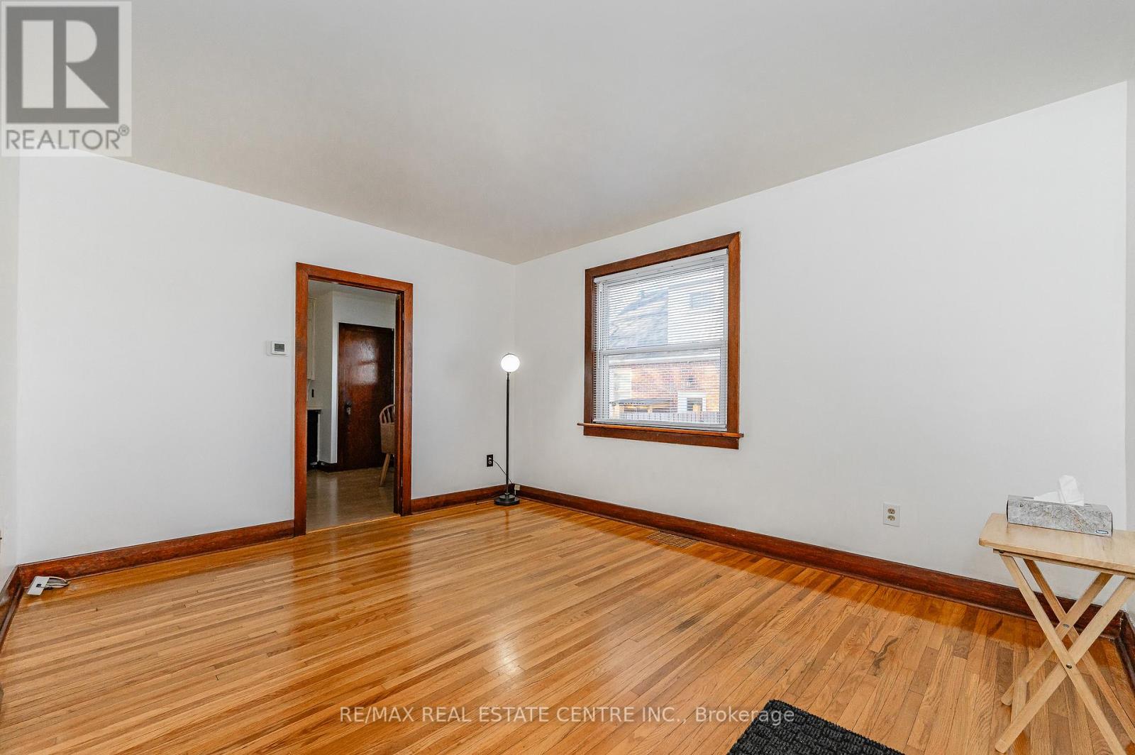 10 VIMY ST