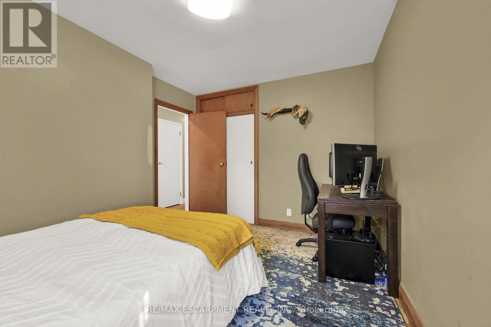 33 DUDHOPE AVE