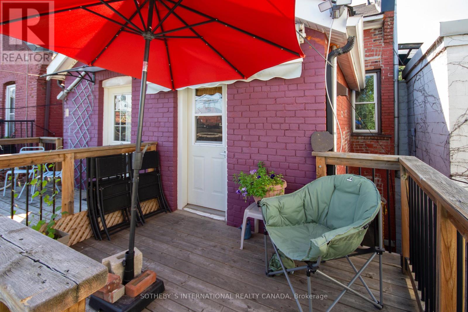 334 JAMES ST N