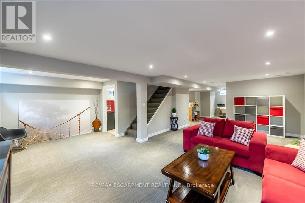 47 BLOSSOM AVE