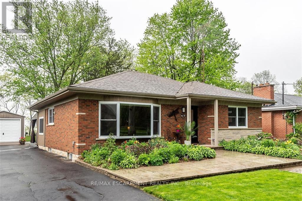 47 BLOSSOM AVE