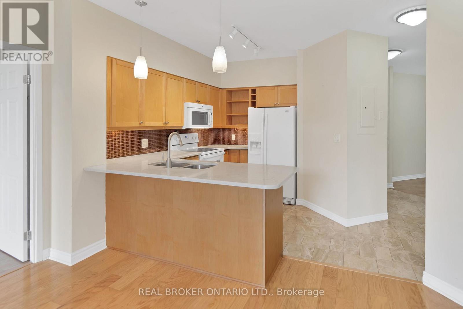 #113 -400 ROMEO ST N, #113