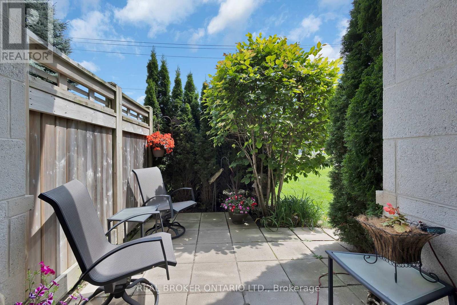 #113 -400 ROMEO ST N, #113