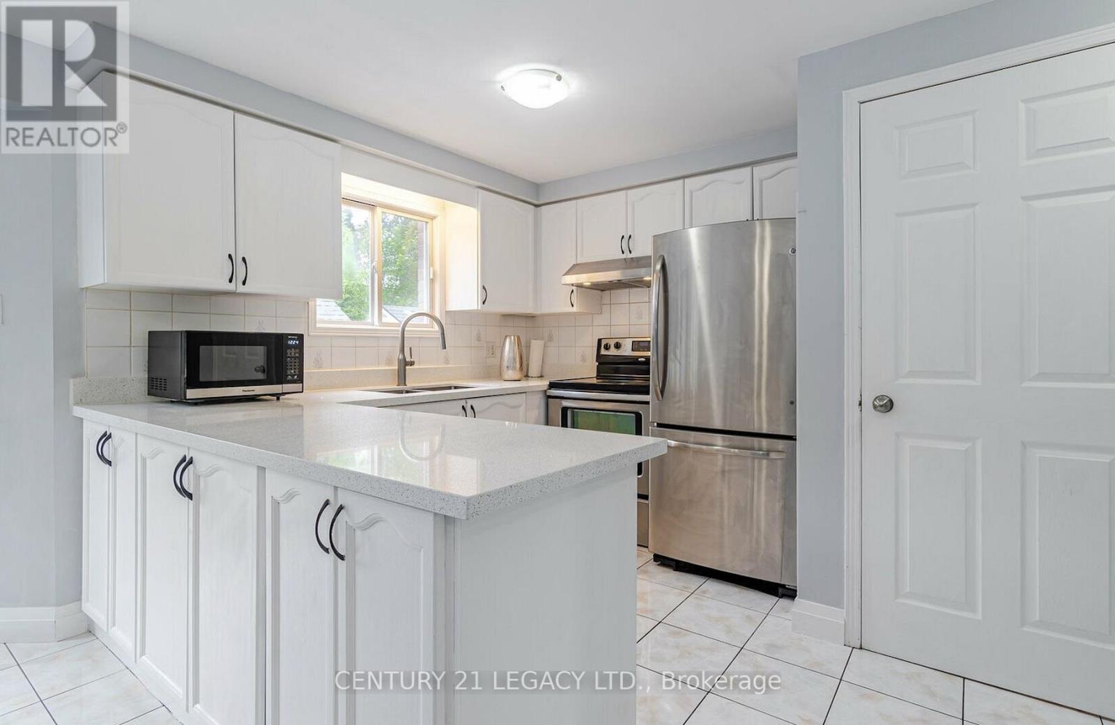322 BENESFORT CRES
