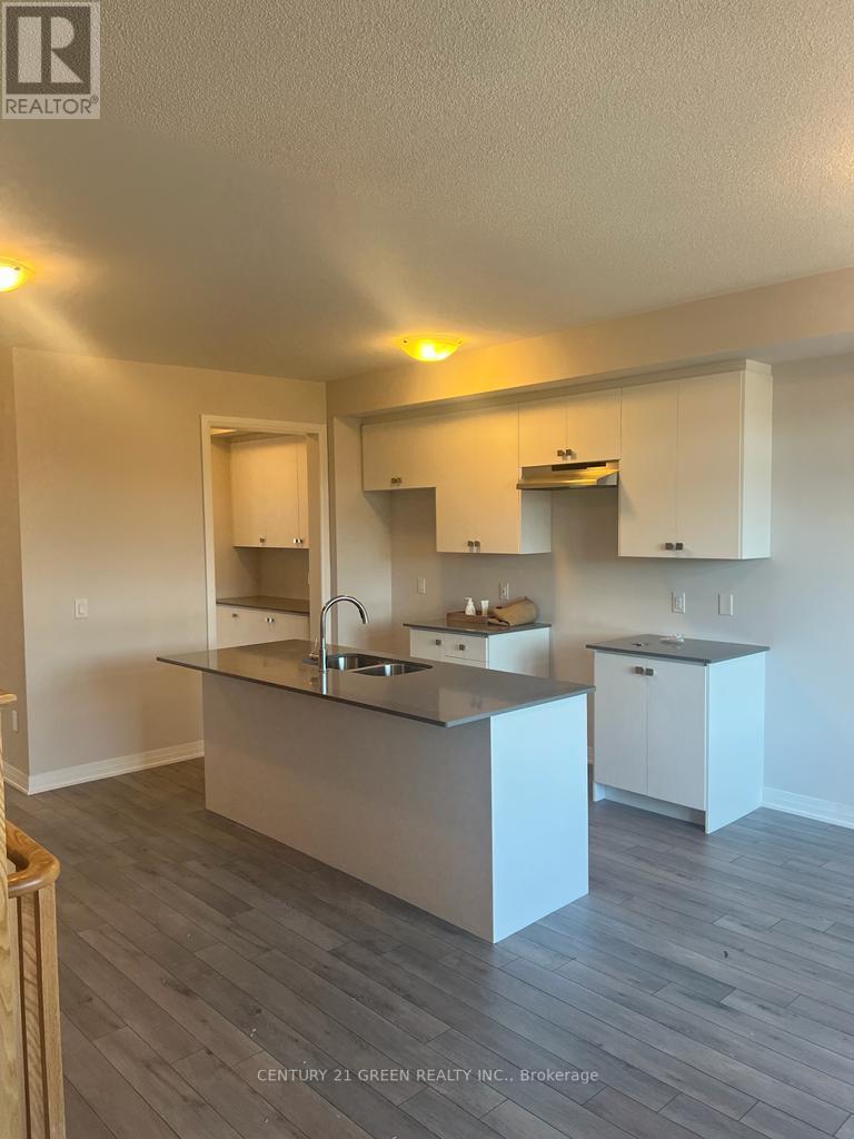 #104 -585 COLBORNE ST E, #104