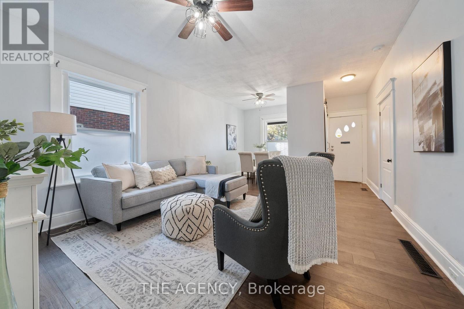 147 DUNDAS ST