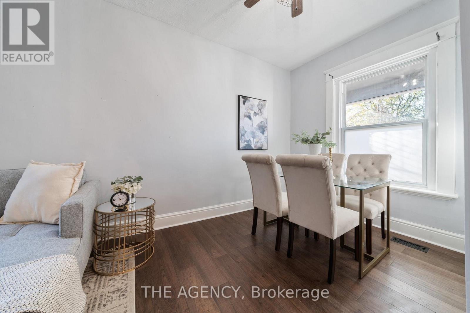 147 DUNDAS ST