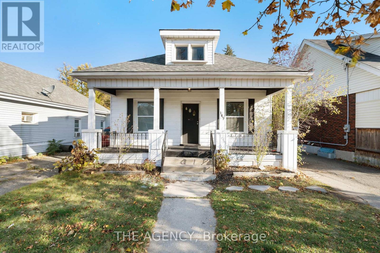 147 DUNDAS ST