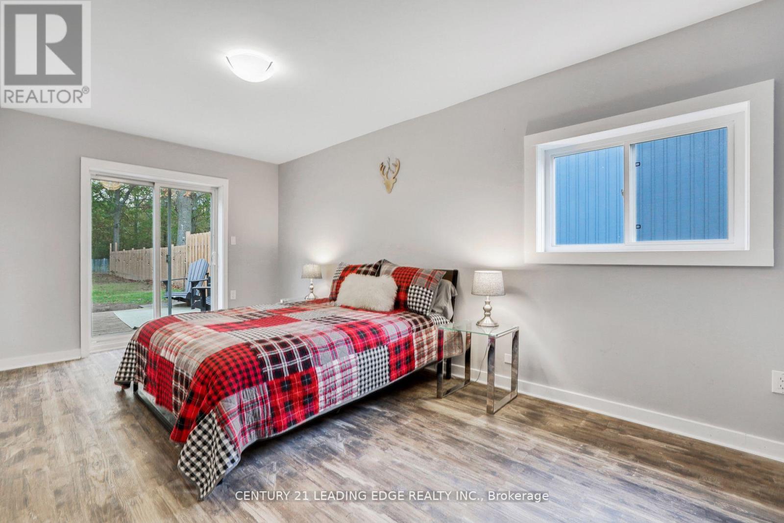 711 BAYVIEW DR