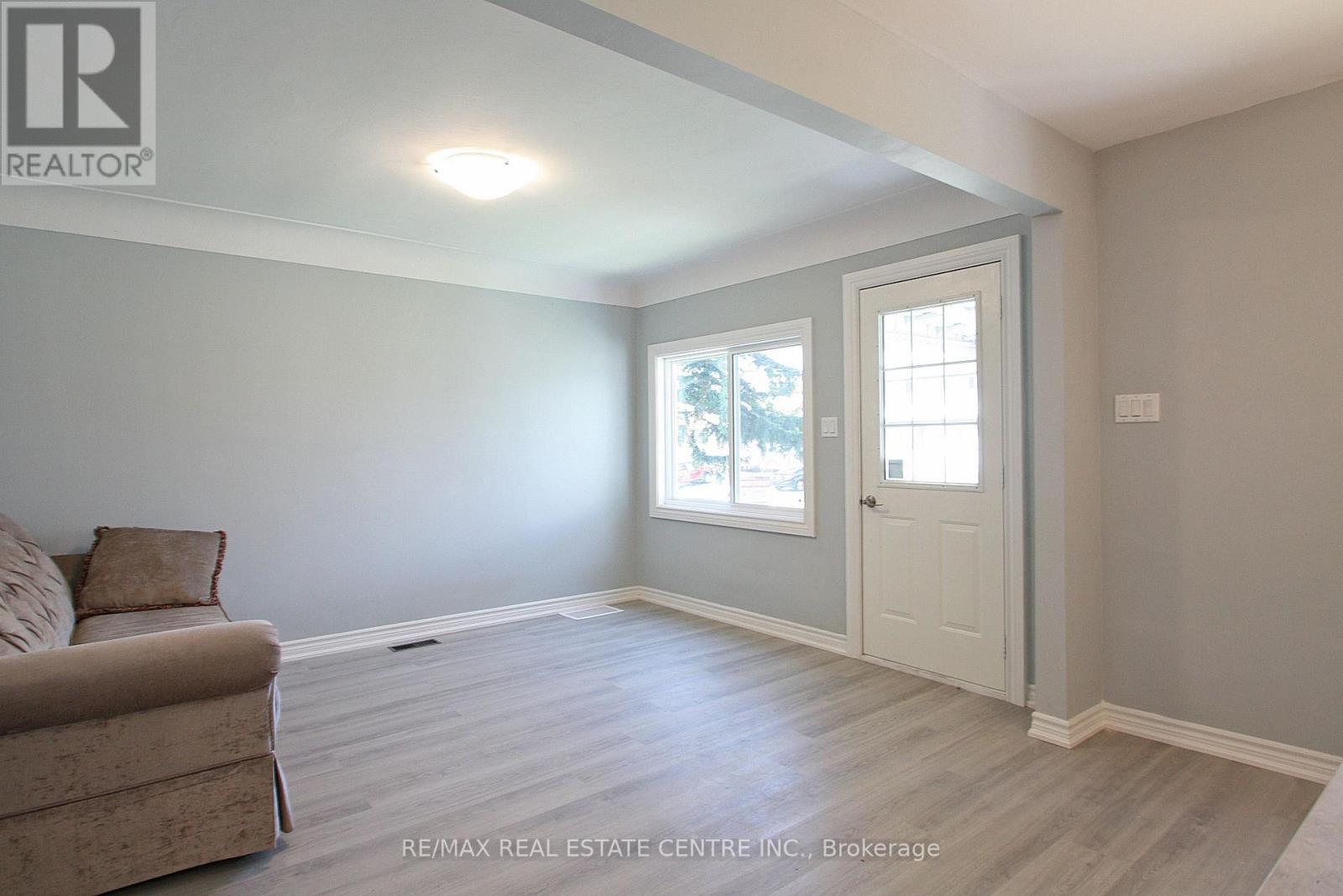 35 DELENA AVE S