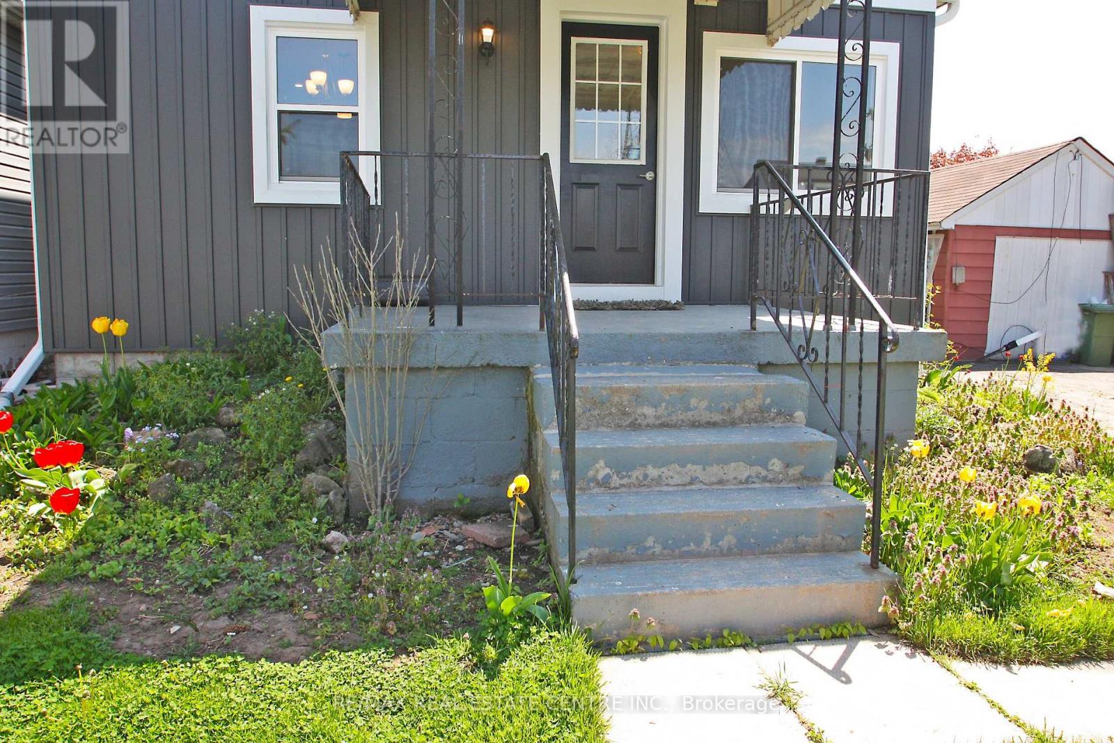 35 DELENA AVE S