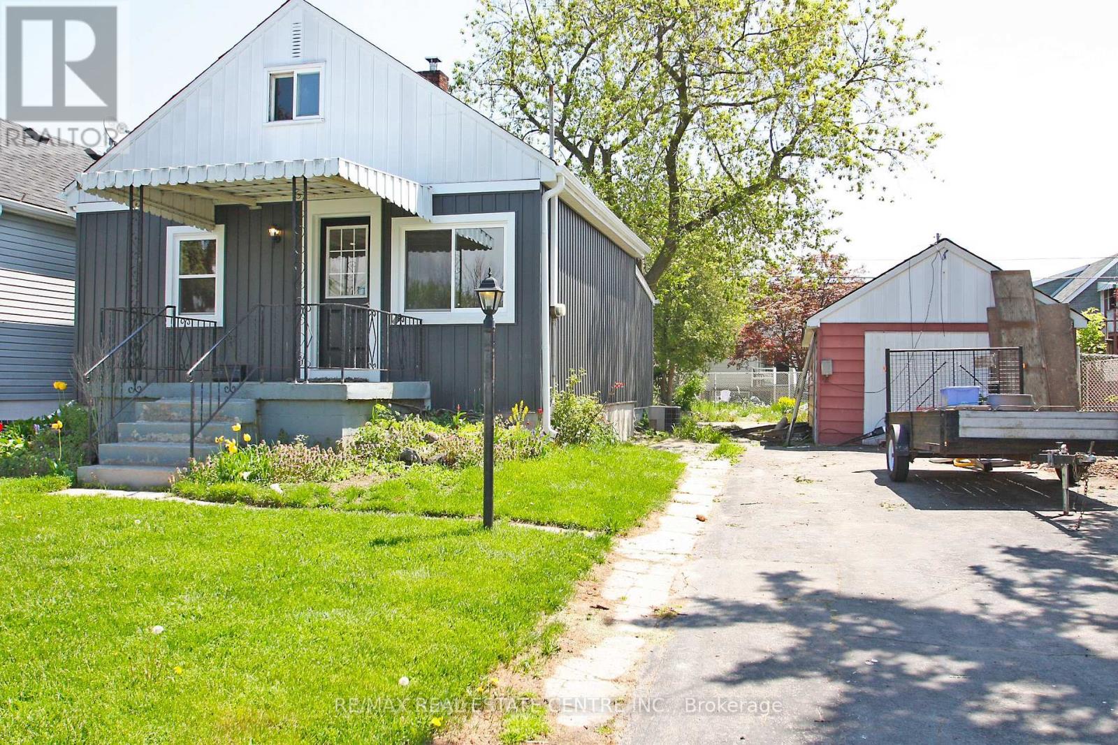 35 DELENA AVE S