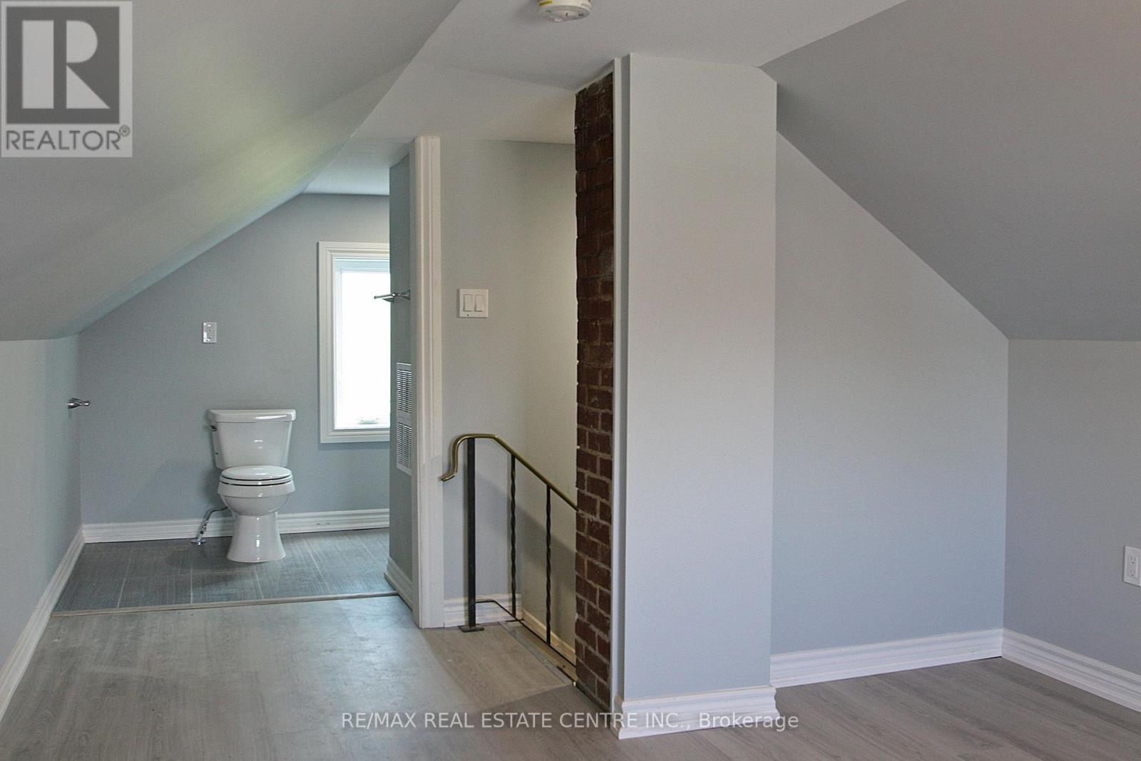 35 DELENA AVE S