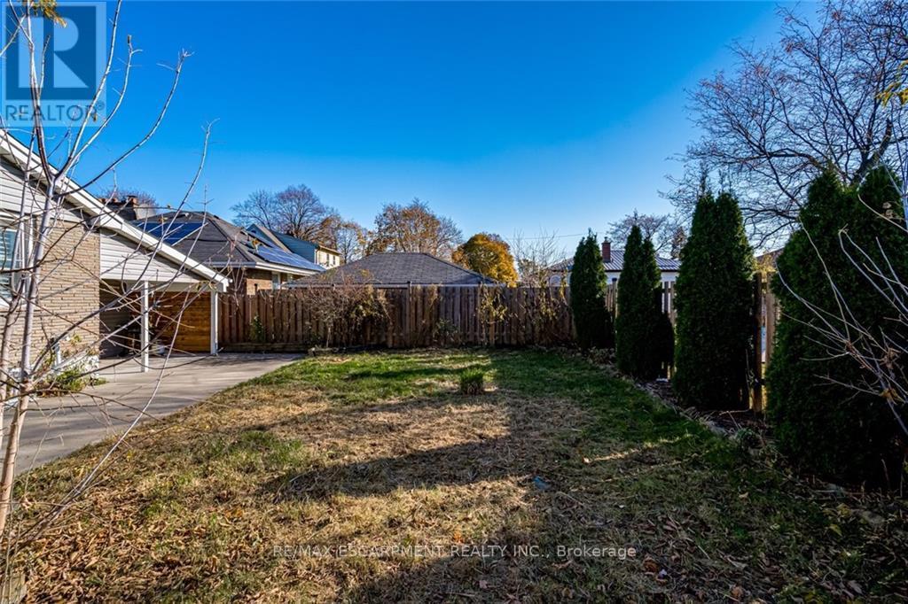 116 MCELROY RD E