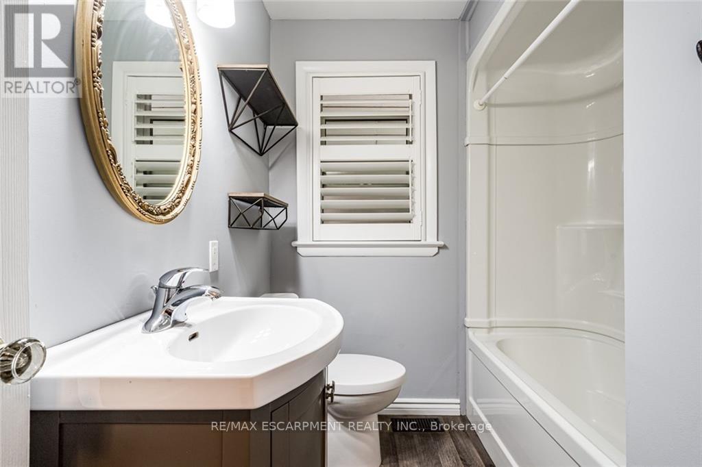 116 MCELROY RD E