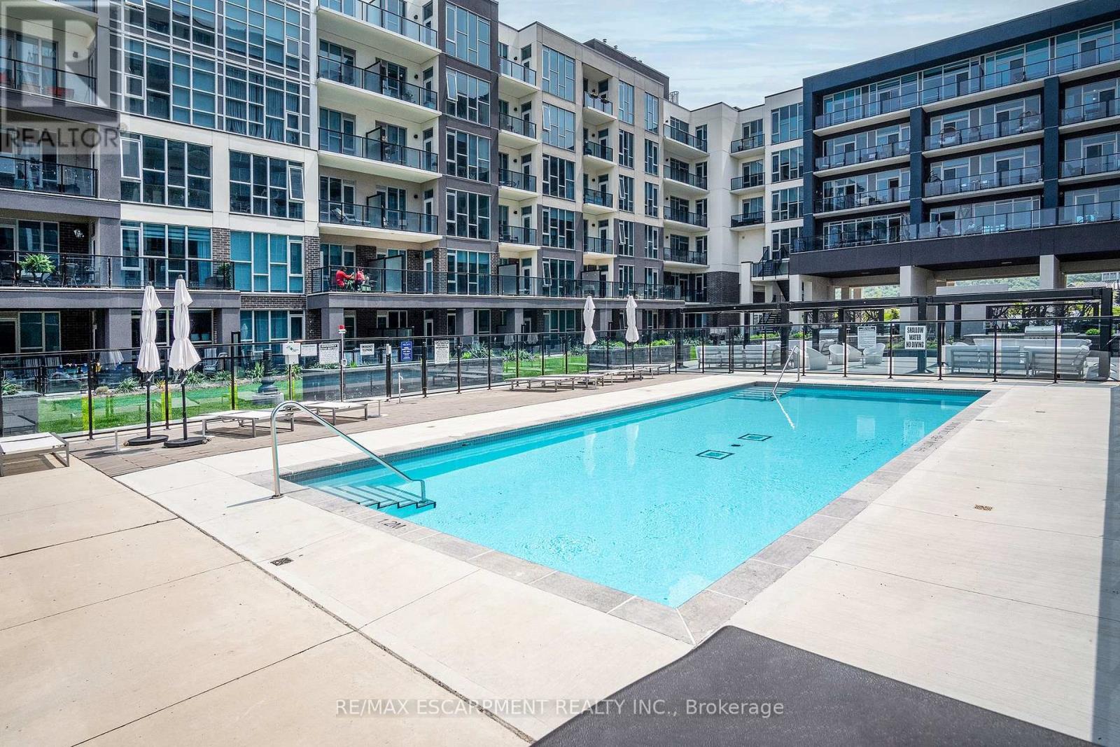 #218 -16 CONCORD PL, #218