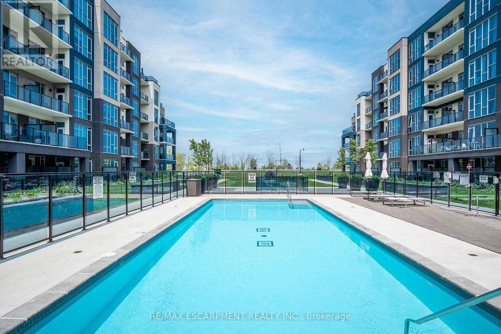 #218 -16 CONCORD PL, #218