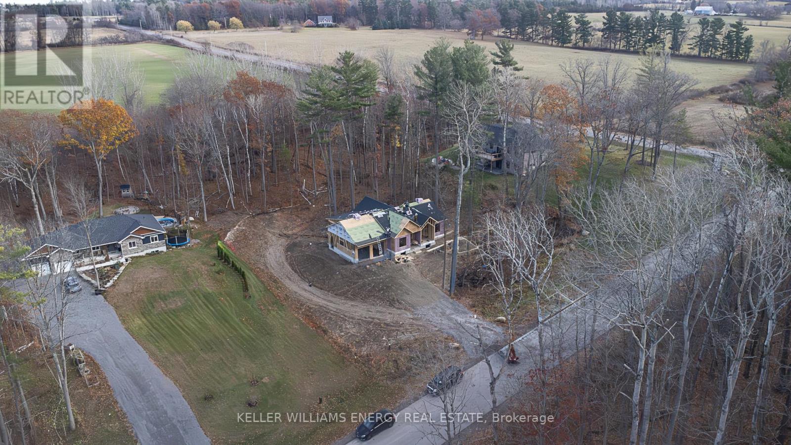 6 NEWPIERCE DR