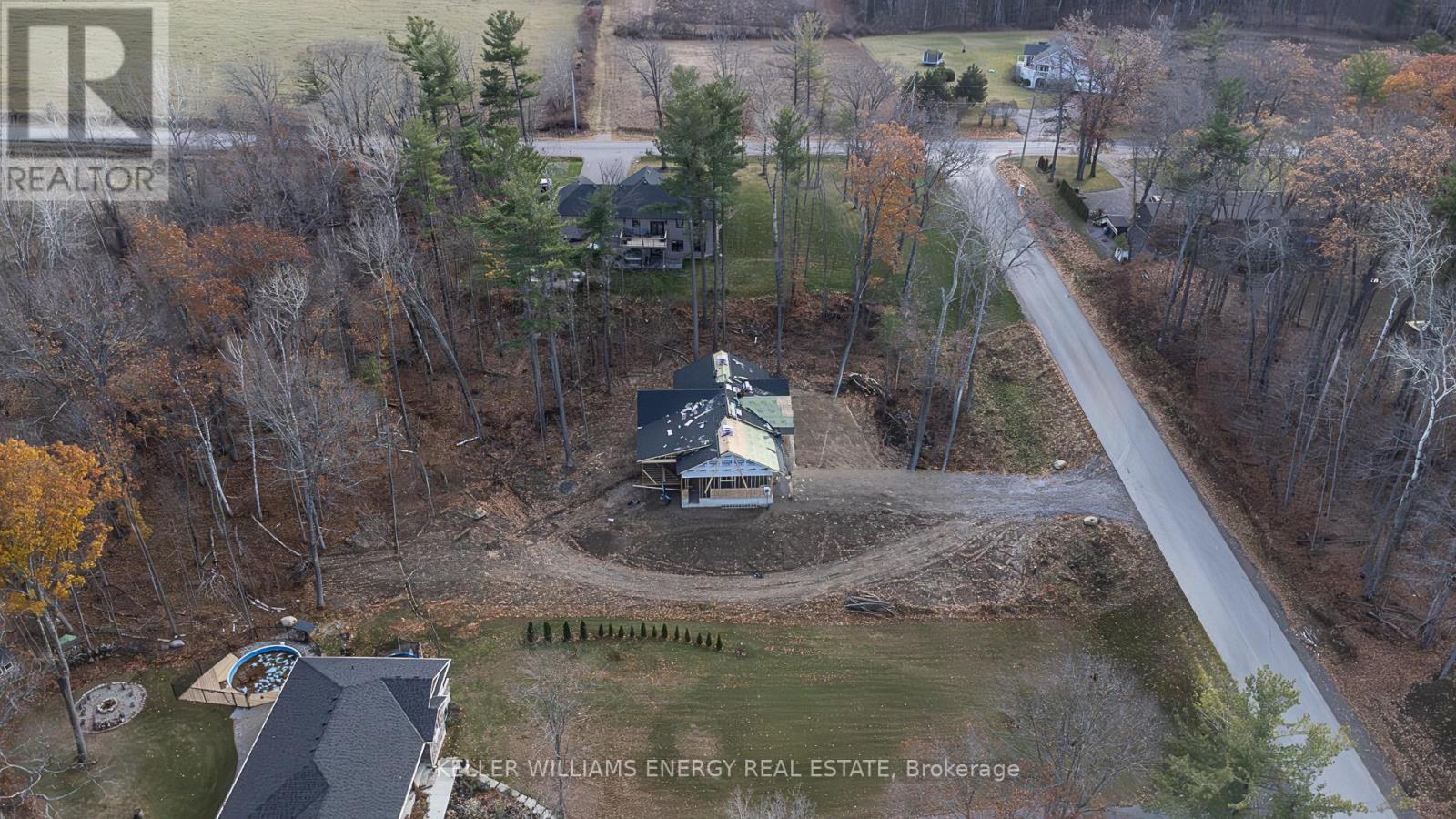 6 NEWPIERCE DR