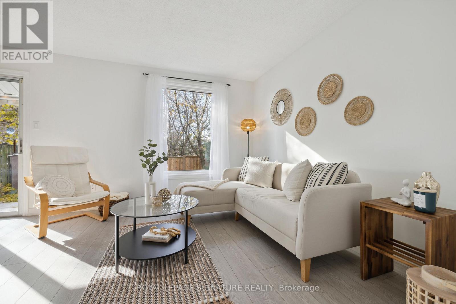 74 BIXBY CRES