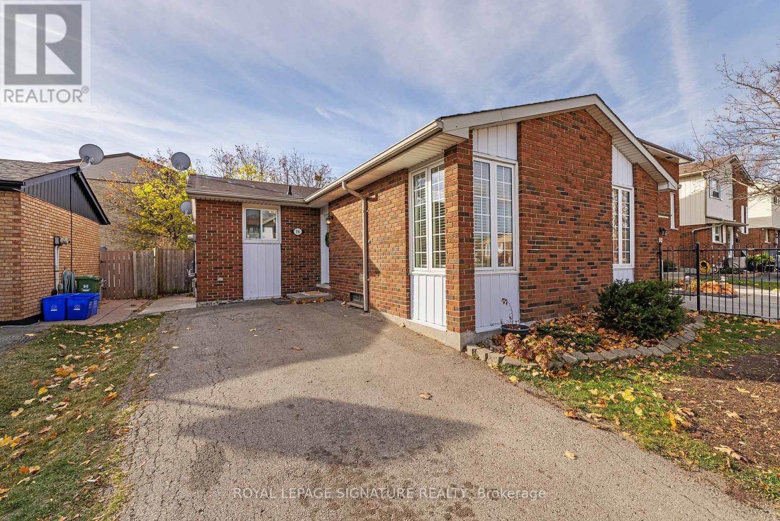 74 BIXBY CRES