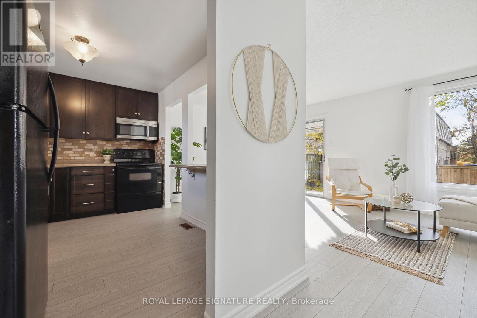 74 BIXBY CRES