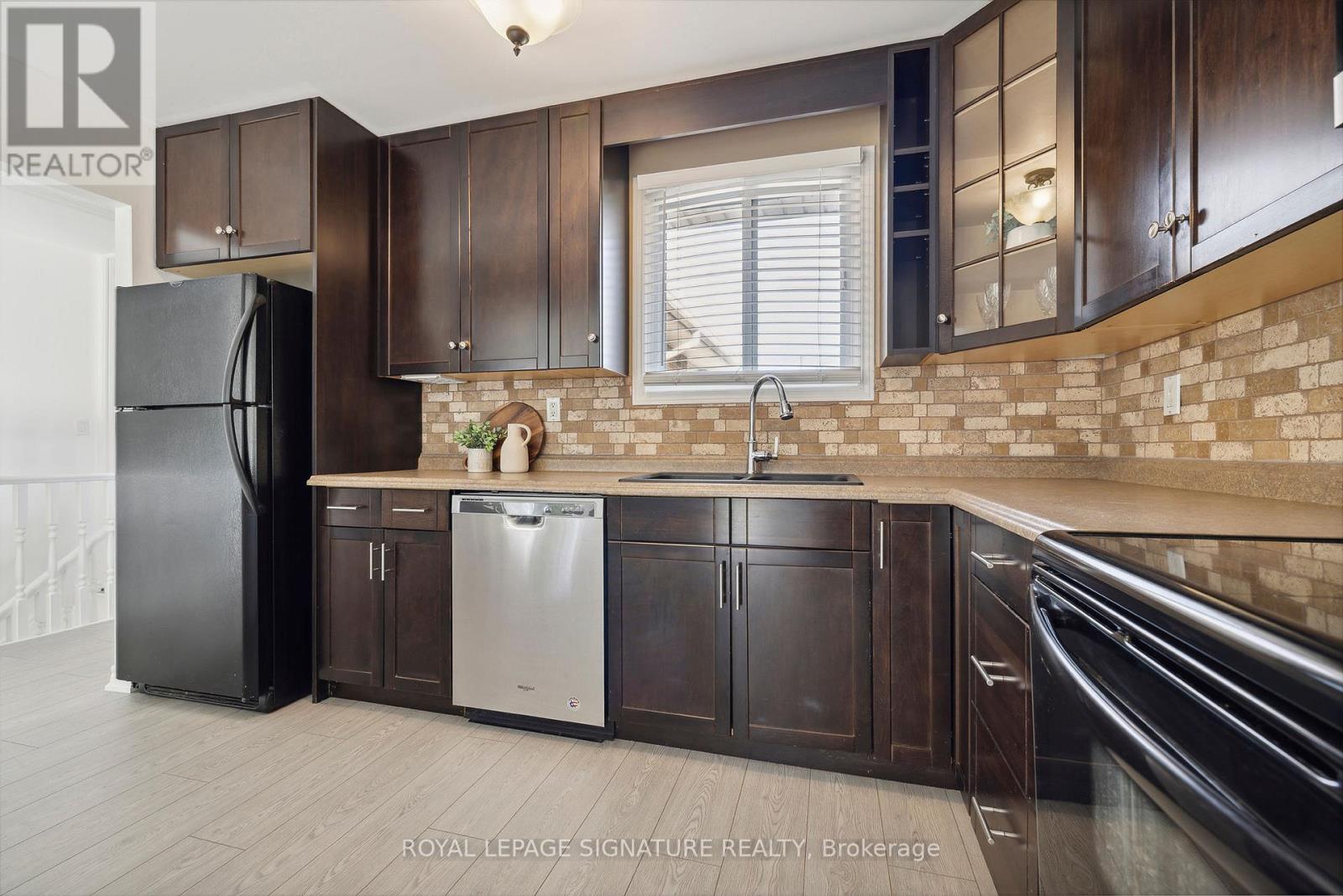 74 BIXBY CRES