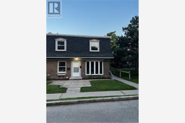 #2 -76 BORDEN PKWY, Kitchener