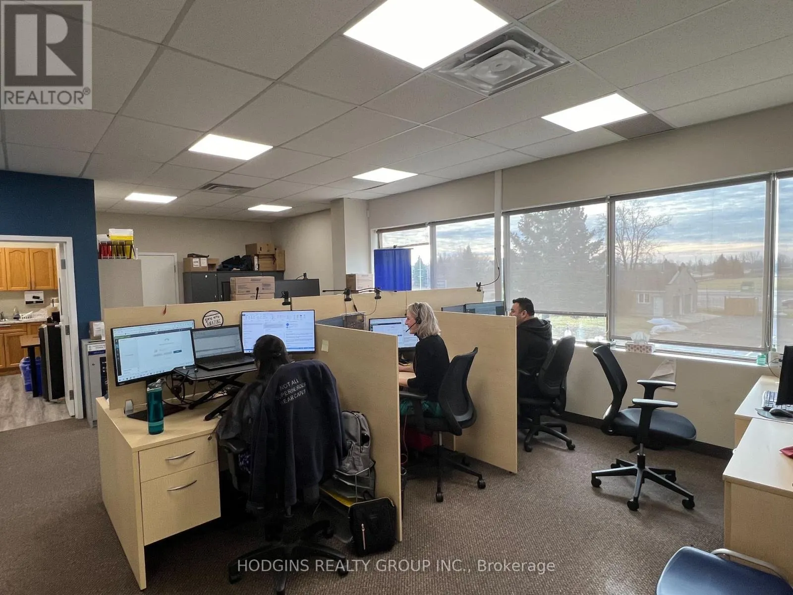 220-221 - 505 PARK ROAD N