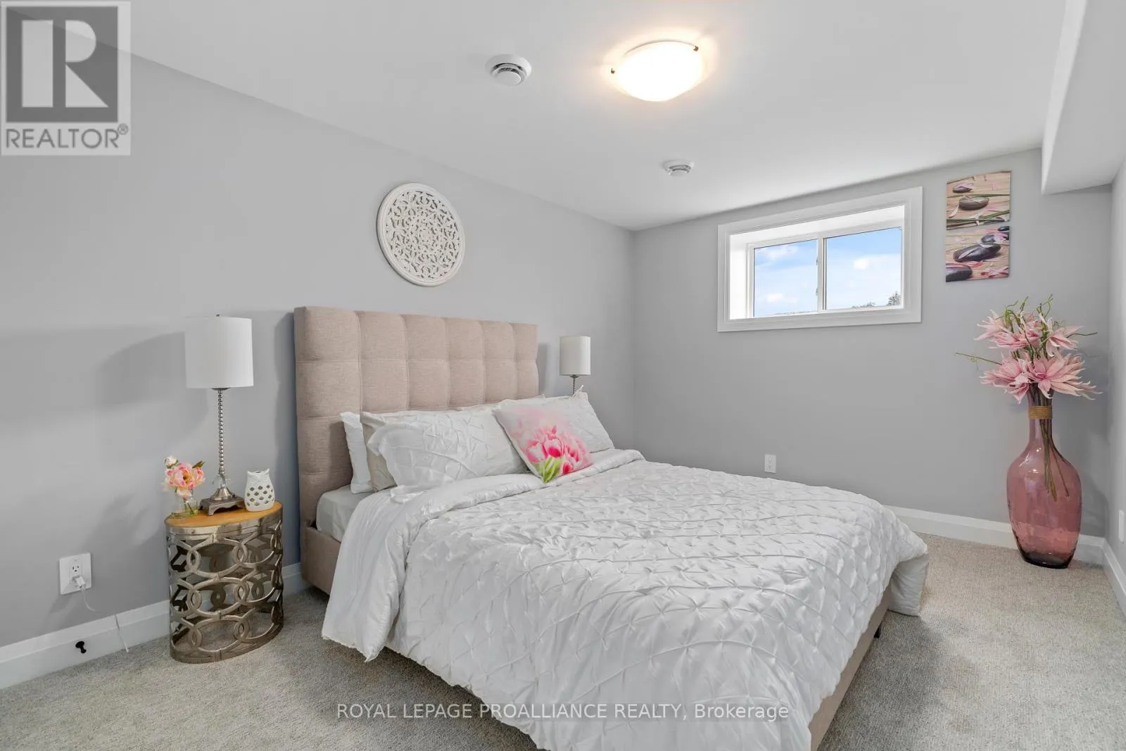 5 MACKENZIE JOHN CRESCENT