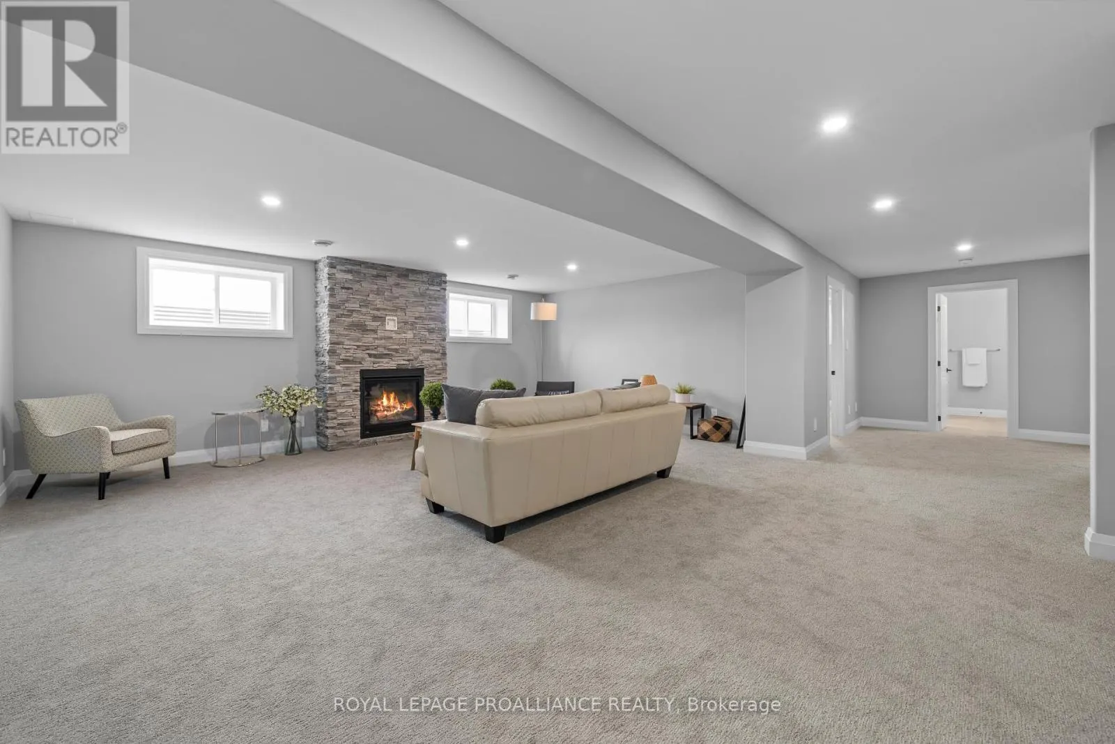 5 MACKENZIE JOHN CRESCENT