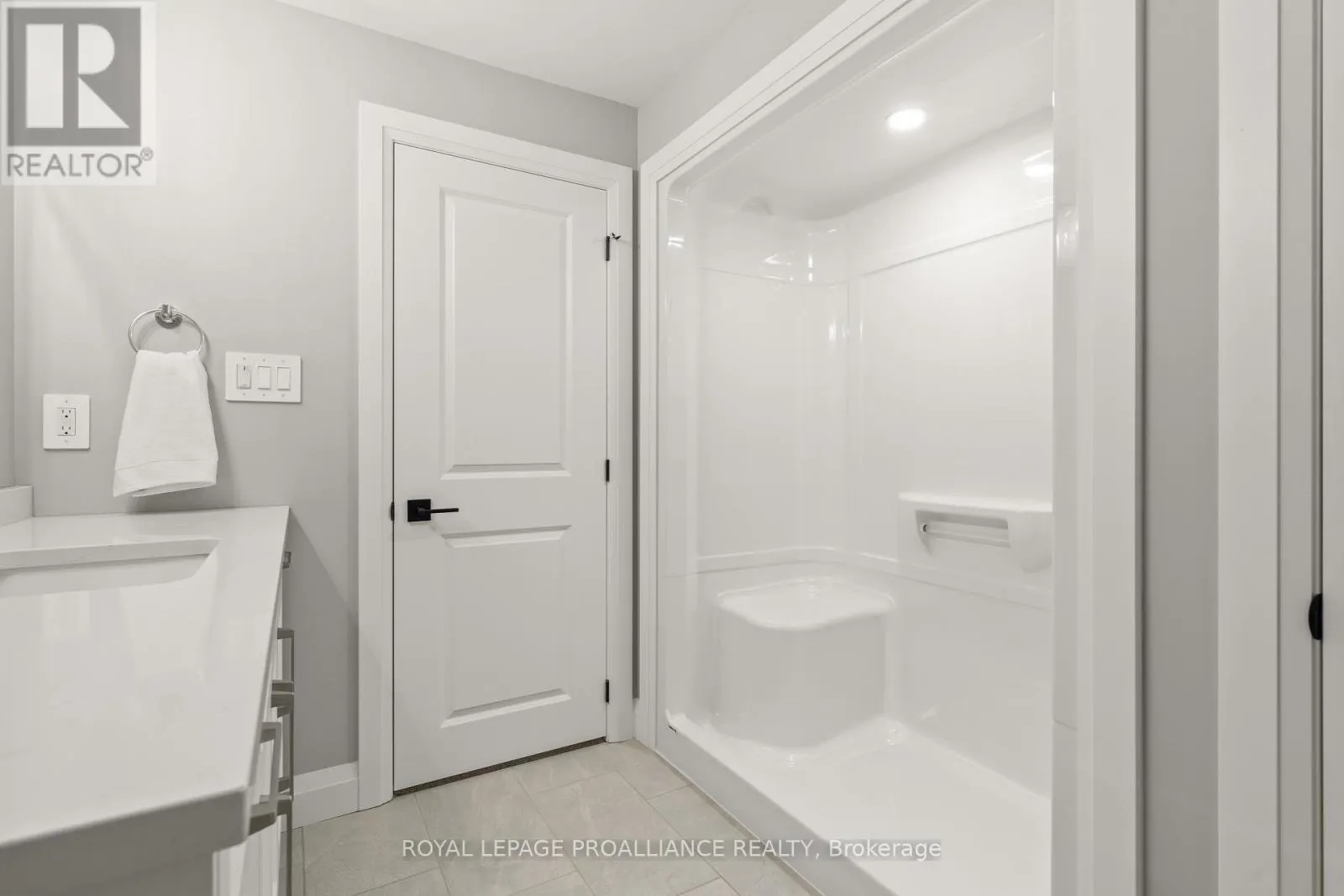 5 MACKENZIE JOHN CRESCENT