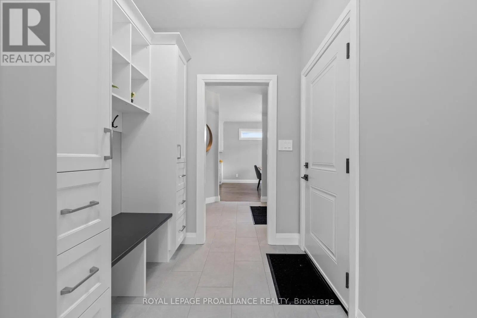 5 MACKENZIE JOHN CRESCENT