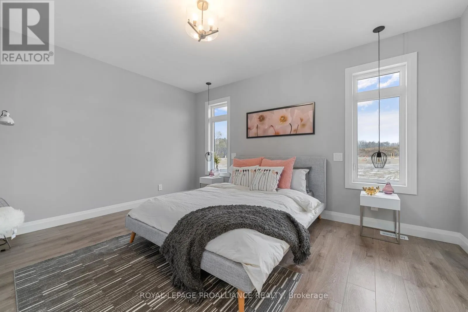 5 MACKENZIE JOHN CRESCENT