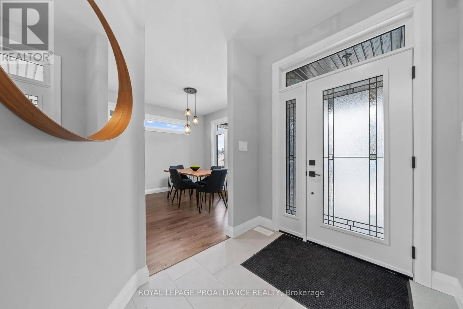 5 MACKENZIE JOHN CRESCENT