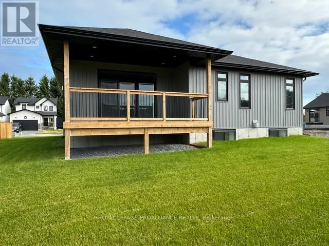 5 MACKENZIE JOHN CRESCENT