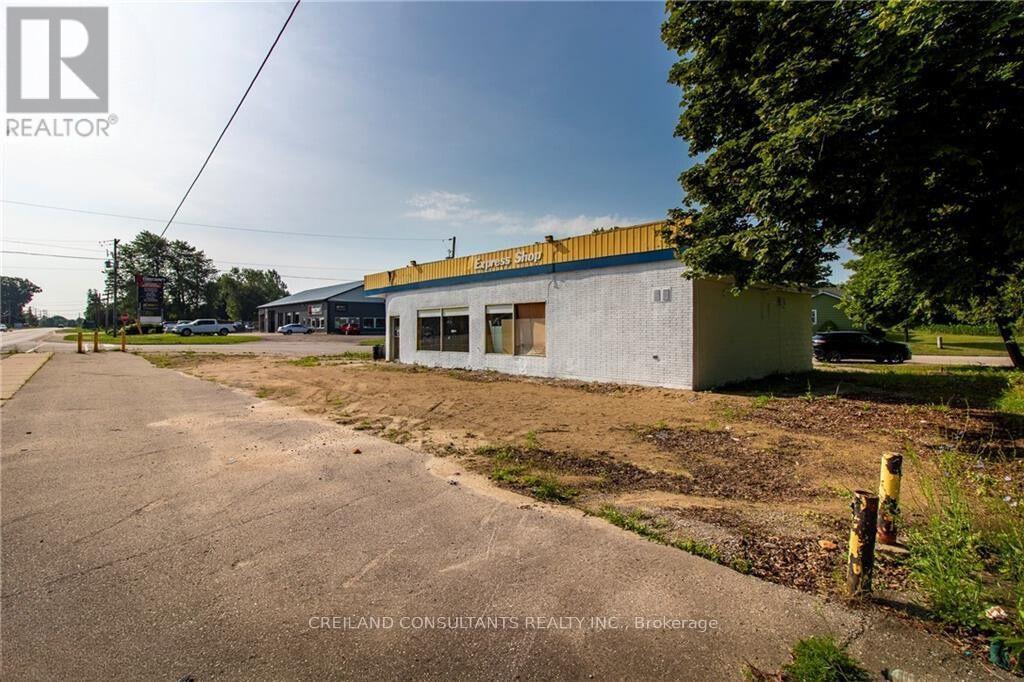 124636 SIMCOE STREET S