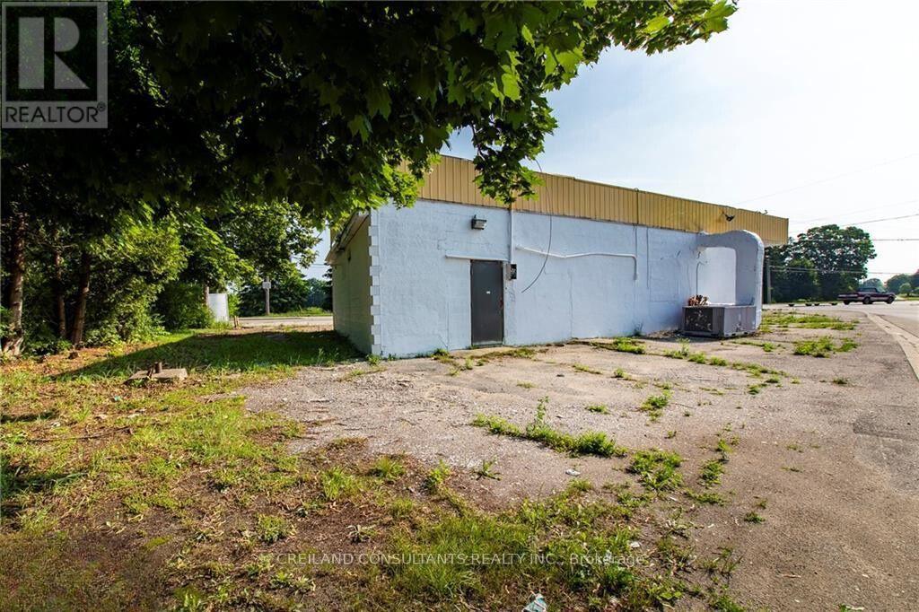 124636 SIMCOE STREET S