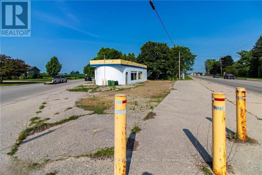 124636 SIMCOE STREET S