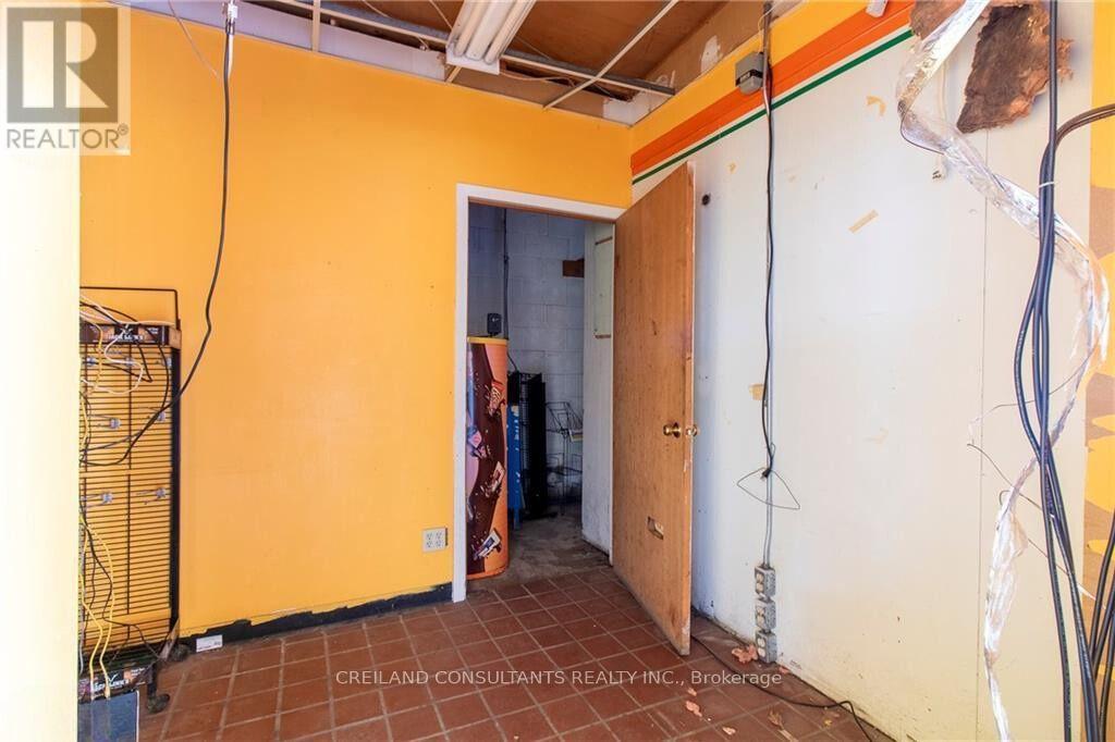 124636 SIMCOE STREET S