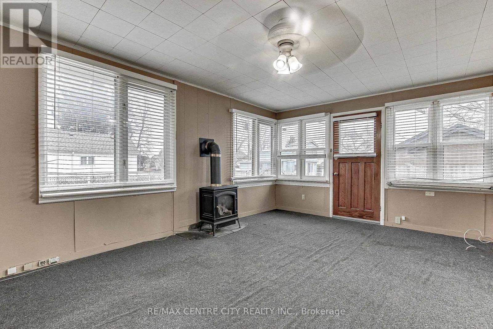 435 EDITH CAVELL BOULEVARD
