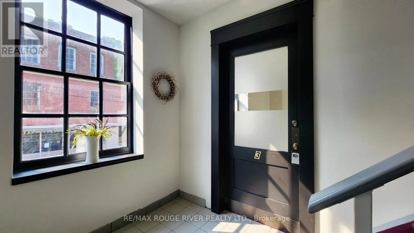 3 - 41 JOHN STREET, #3